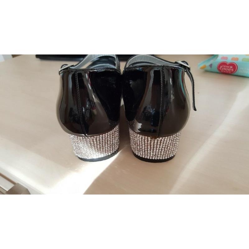 Gorgeous girls black sparkly shoes size 2