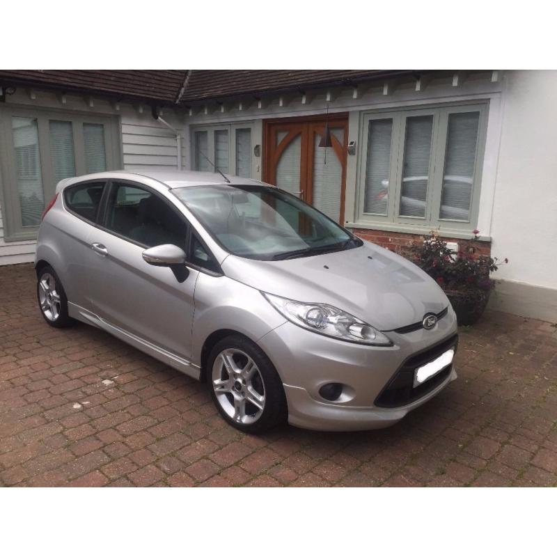 FOR SALE IMMACULATE CONDITION 2010 Silver Ford Fiesta 1.6L TDCi Zetec S, Manual, 3dr, 95bhp.