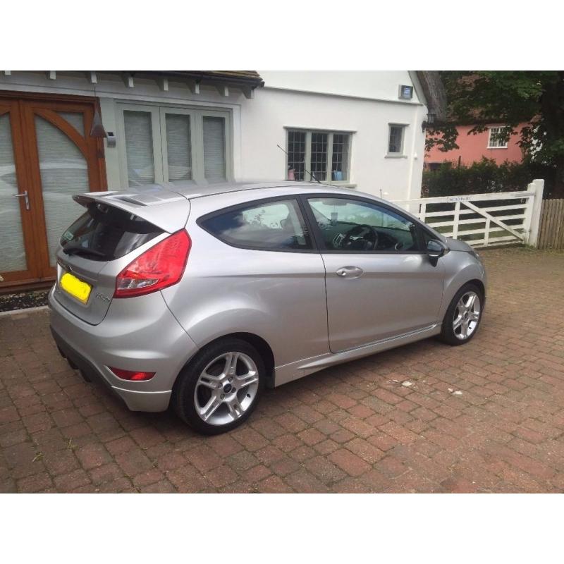 FOR SALE IMMACULATE CONDITION 2010 Silver Ford Fiesta 1.6L TDCi Zetec S, Manual, 3dr, 95bhp.