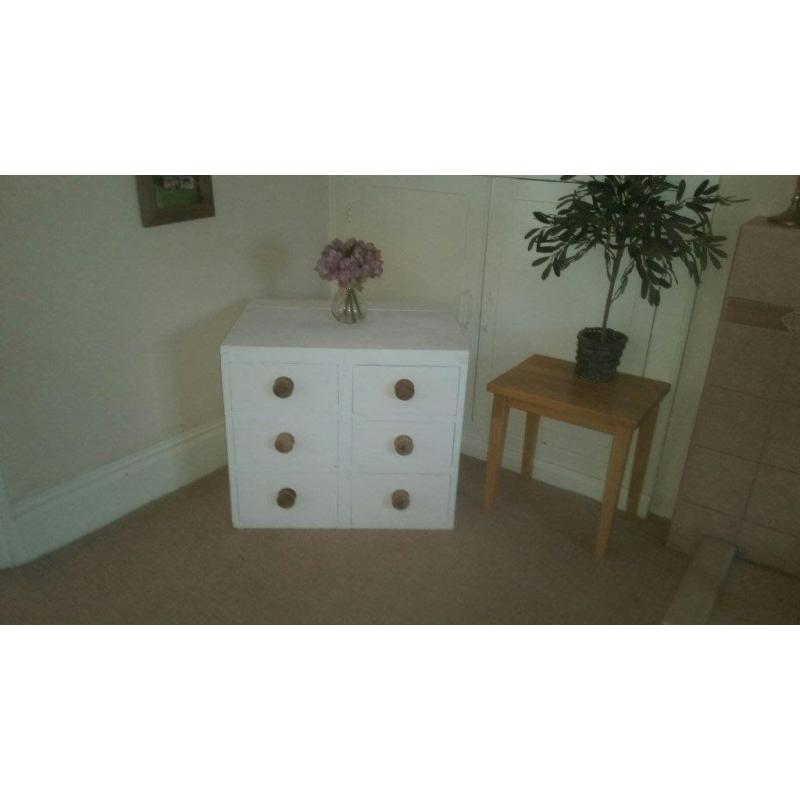 Solid oak chest with drawers