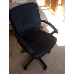 Black wheelie office chair