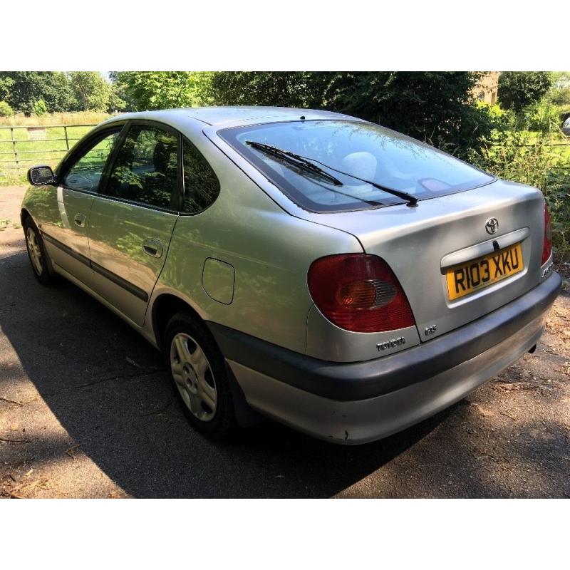 Toyota Avensis GLS 1998cc Petrol Automatic 5 door hatchback R Reg 18/05/1998 Silver