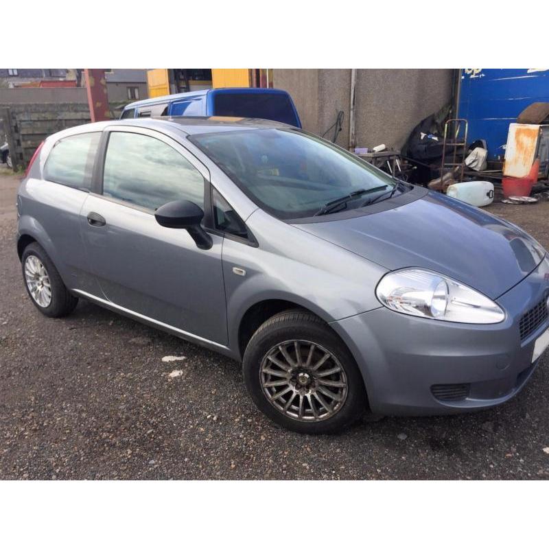 56 2006 Fiat Grande Punto 1.2 Active - SERVICE HISTORY- 6 STAMPS MOT WARRANTY