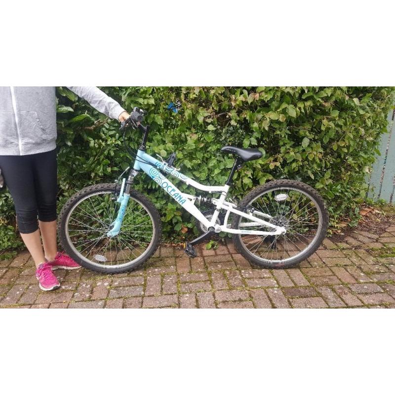 Older girls bike 24" wheels great condition