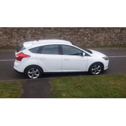 White ford focus ecoboost turbo 1 litre zetec