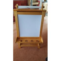 Children's Wooden Easel (Chalkboard, Whiteboard and paper roll)