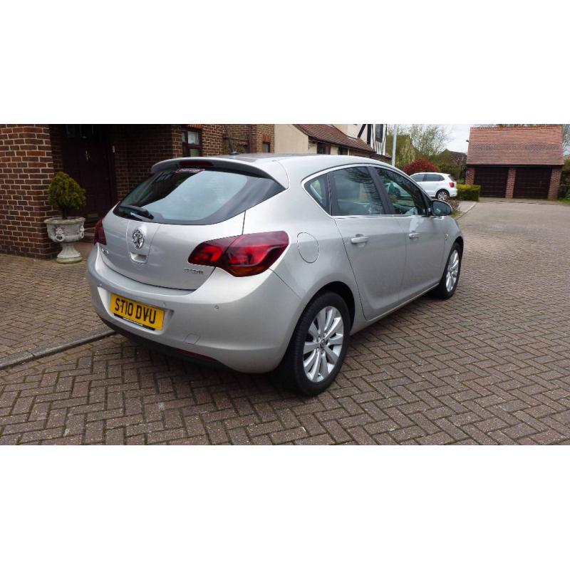 Vauxhall Astra 1.7cdti-16V-ECOFLEX-Special Edition-5-Doors Hatchback- 6 Speed