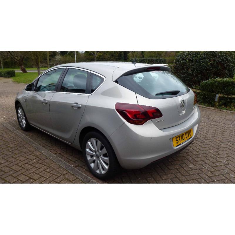 Vauxhall Astra 1.7cdti-16V-ECOFLEX-Special Edition-5-Doors Hatchback- 6 Speed