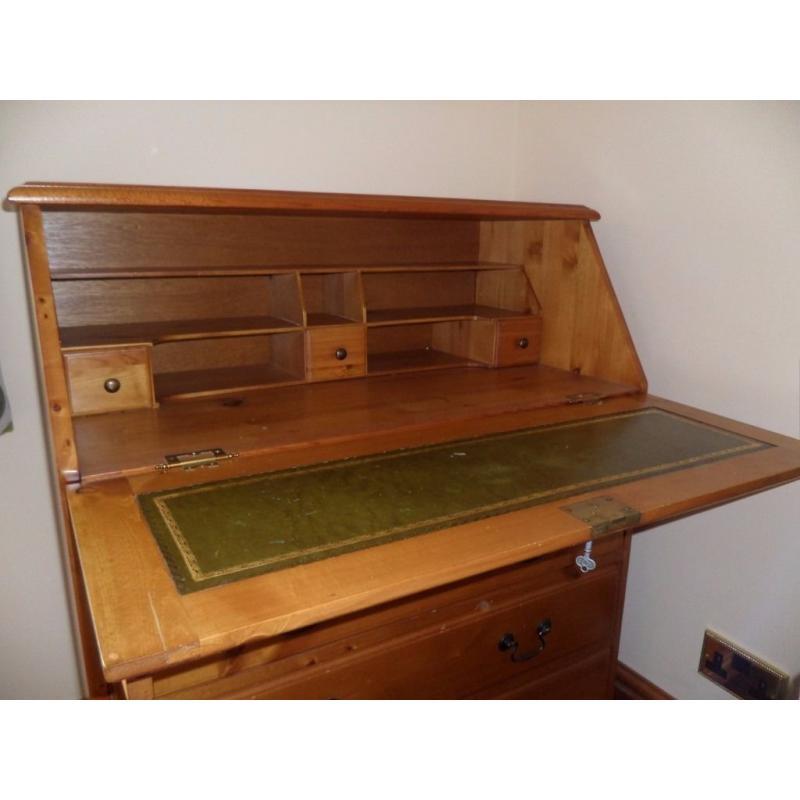 Solid Pine Jaycee Bureau For Sale - Very Good Condition