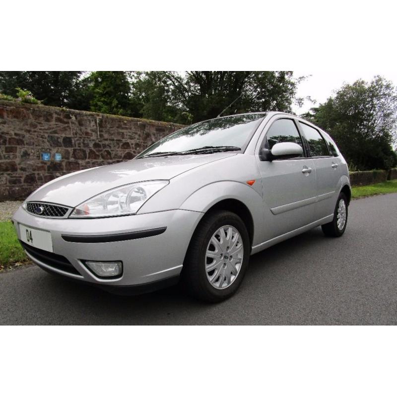 FORD FOCUS 2.0 GHIA 5 DOOR HATCHBACK 2004 FANTASTIC CONDITION