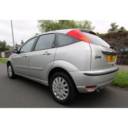 FORD FOCUS 2.0 GHIA 5 DOOR HATCHBACK 2004 FANTASTIC CONDITION