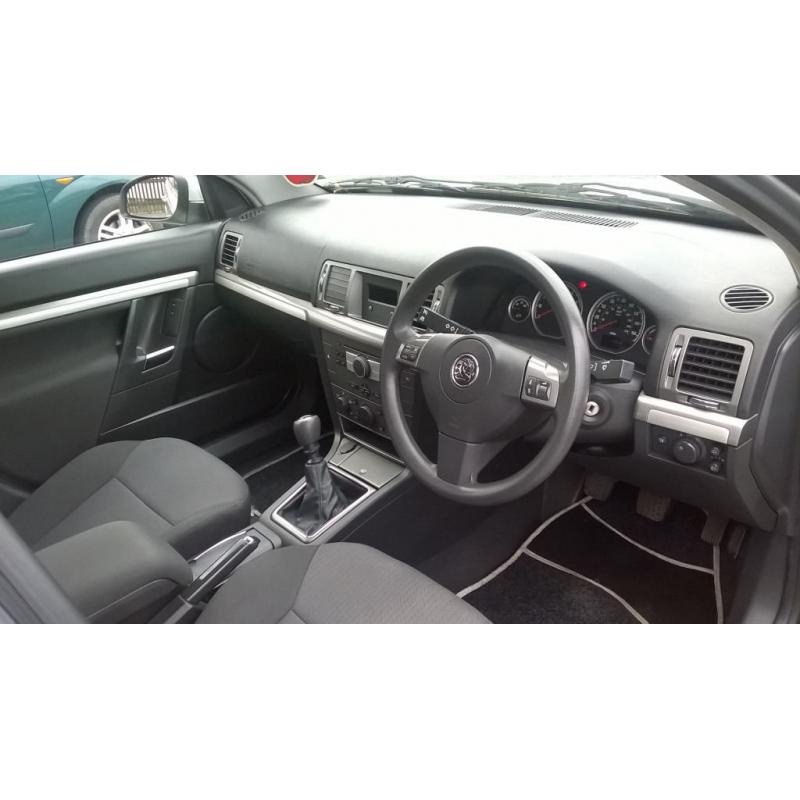 Vauxhall Vectra 1.8 i VVT Exclusiv 5dr