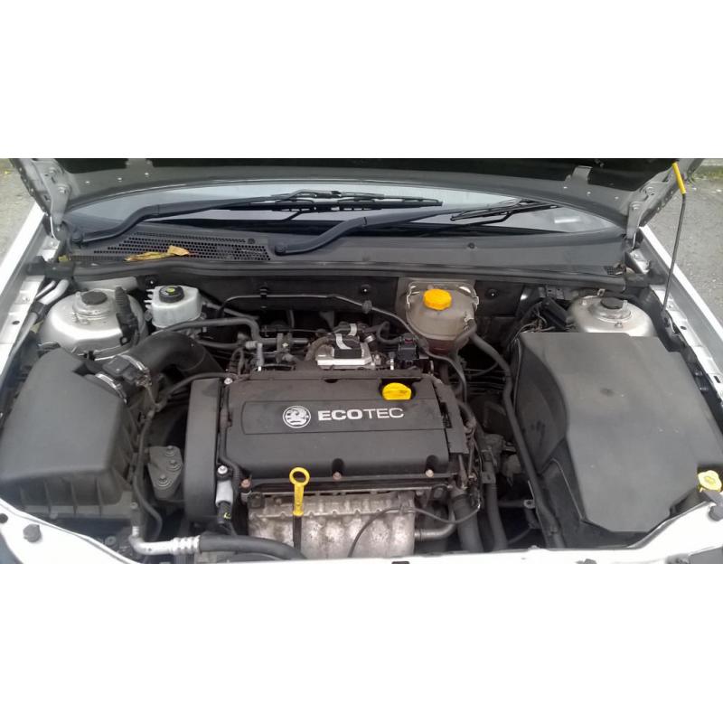 Vauxhall Vectra 1.8 i VVT Exclusiv 5dr