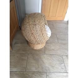 Cat basket, like new