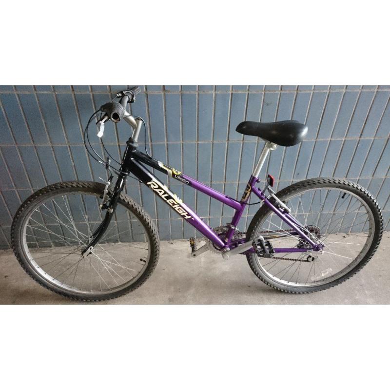 Women's Raleigh Vixen Mountain/Road Bike with Helmet and Lock