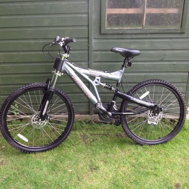 excellent condition Adult size 26 mountain bike with double shock absorbers