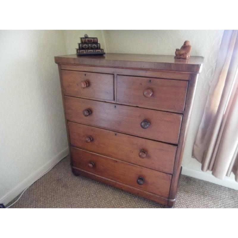 Antique chest of Drawers