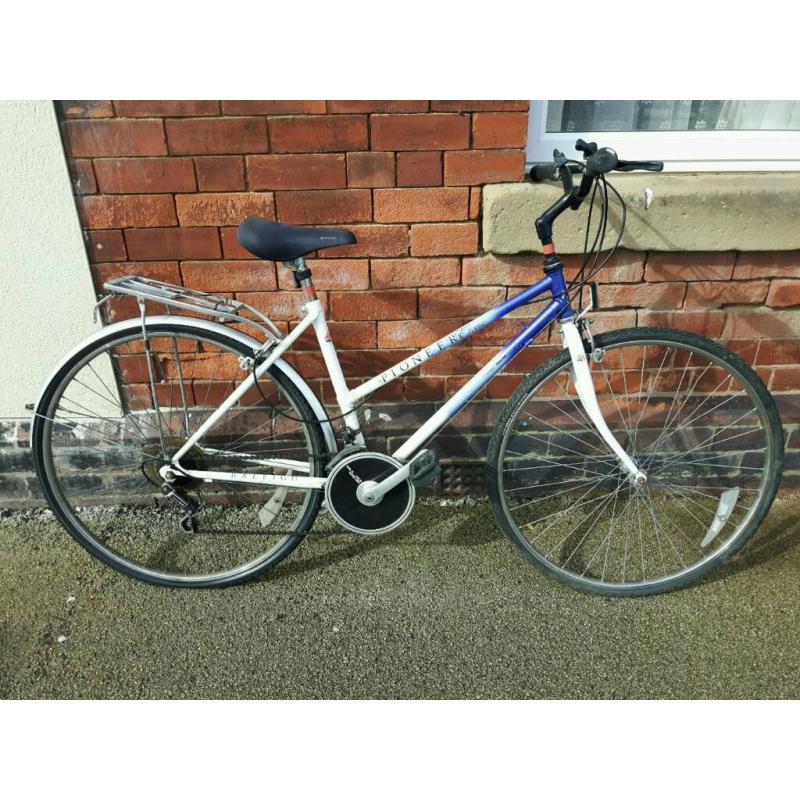 Raleigh Pioneer Ladies Hybrid/Town Bicycle For Sale in Excellent Working Order and Condition