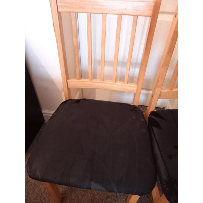 2 dinning chairs